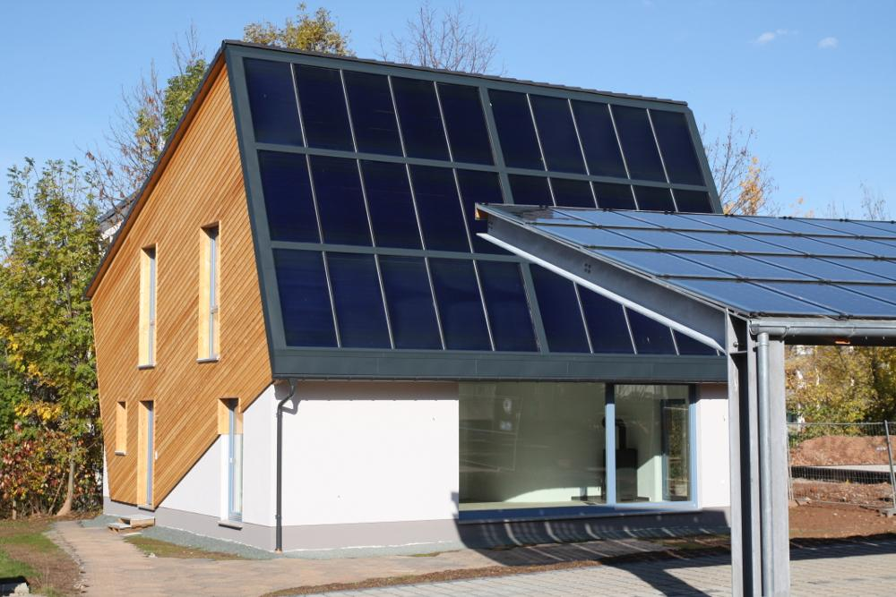 Energieautarke Häuser: Kosten für autarkes Haus mit Solaranlage